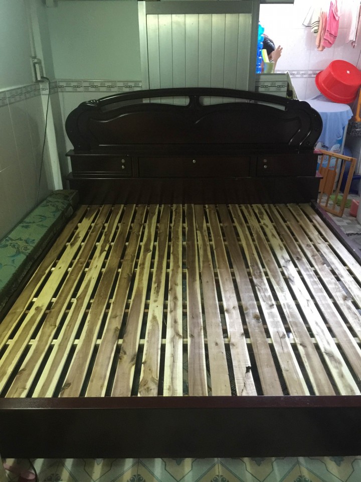 Thanh lý giường MDF mới 95%